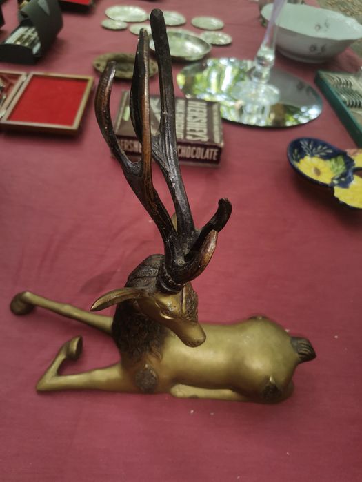 Veado decorativo em bronze
