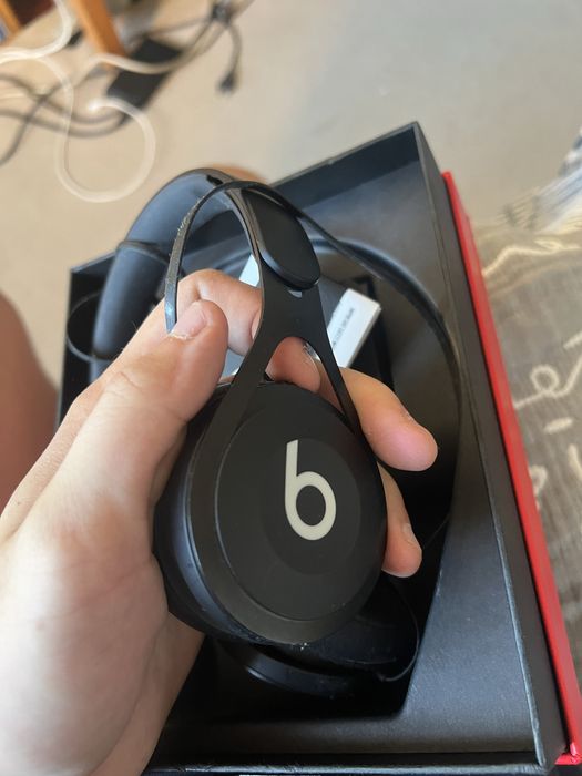 Beats headphones with broken tip63825553377793121