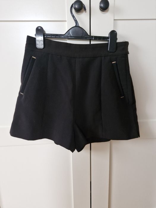Eleganckie czarne krótkie spodenki rozmiar M