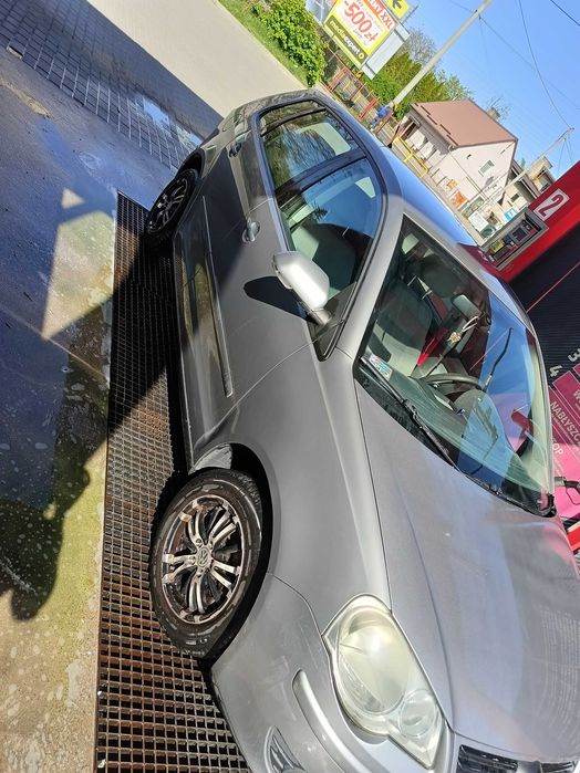 Sprzedam samochód osobowy Volkswagen Polo 1.4