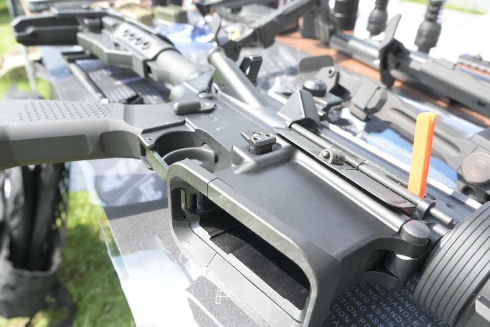 Кнопка скиду магазину AR-15