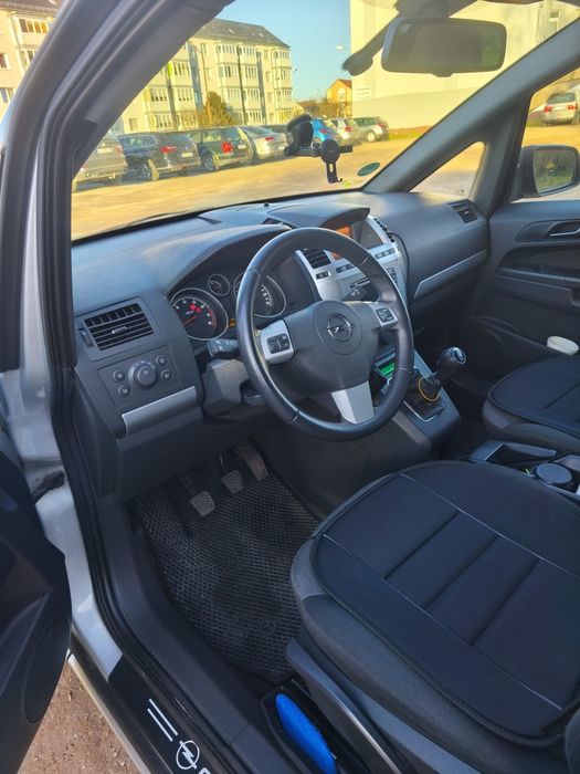 Продам Opel Zafira