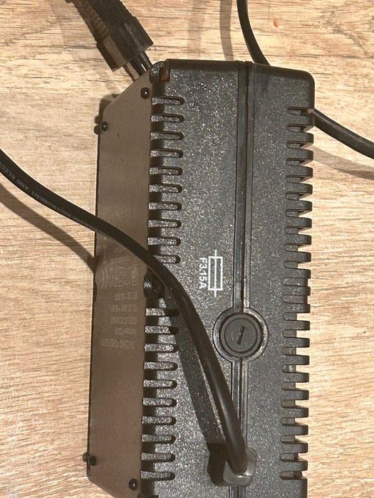 Adaptador con rectificador para frigoríficos eléctricos e outro