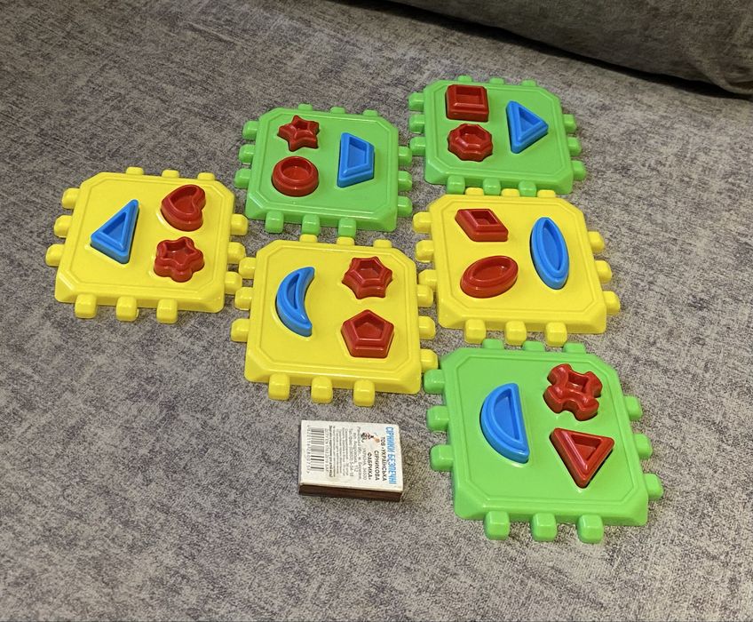 Іграшки  сортер потяг куб будинок