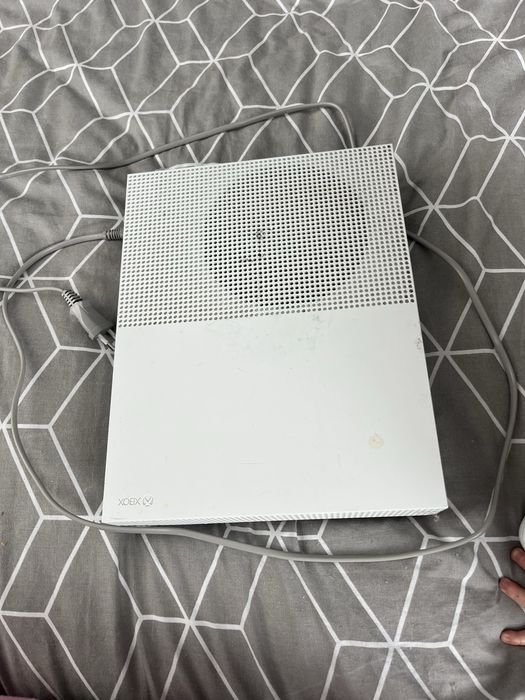 продам Xbox one s
