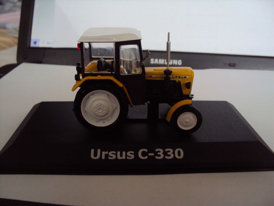 model traktor ursus C -330 konwersja skala 1/43 ixo z przesyłką