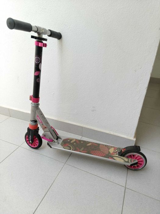 2 Bicicletas de Criança (Berg 12'' e B'Twin 16'') + Trotinete Oxelo - Também vendo em separado