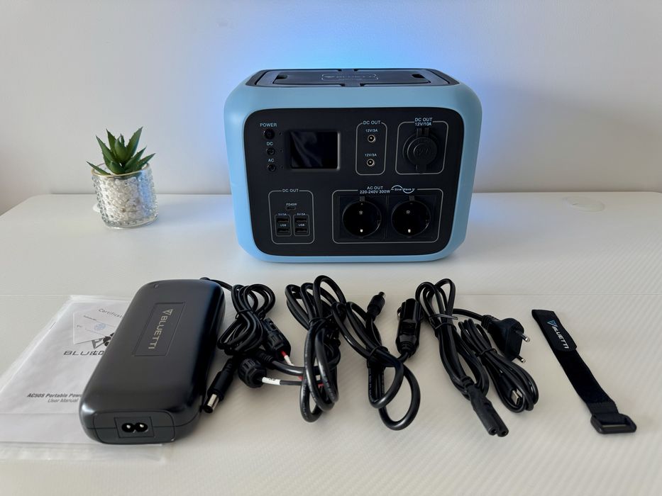 BLUETTI AC50S — портативна електростанція