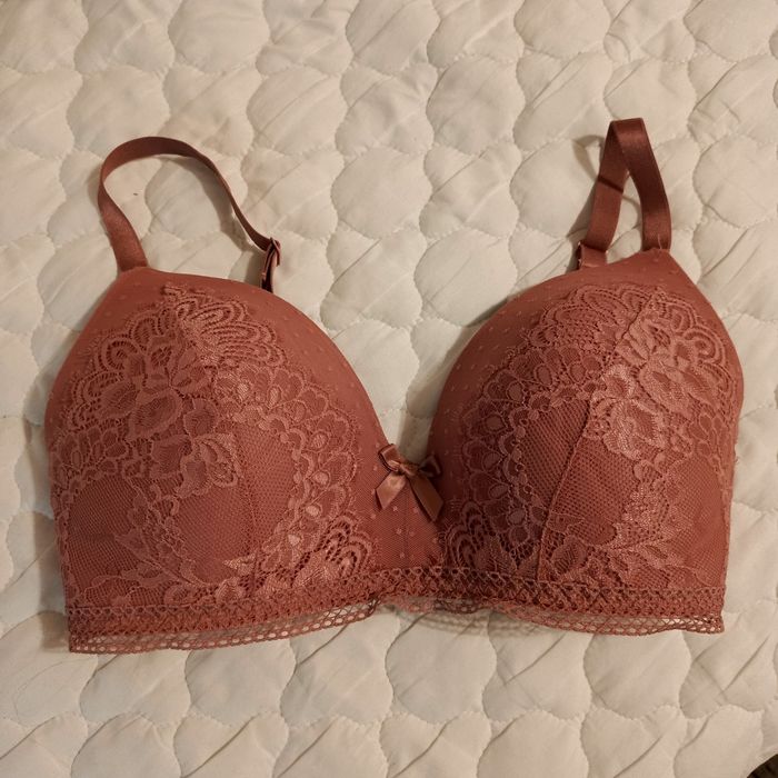 Biustonosz damski  75E