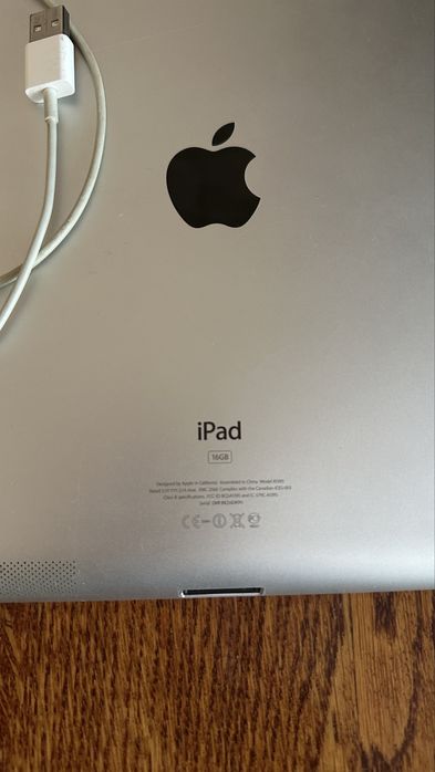 Продам на запчасти Apple iPad