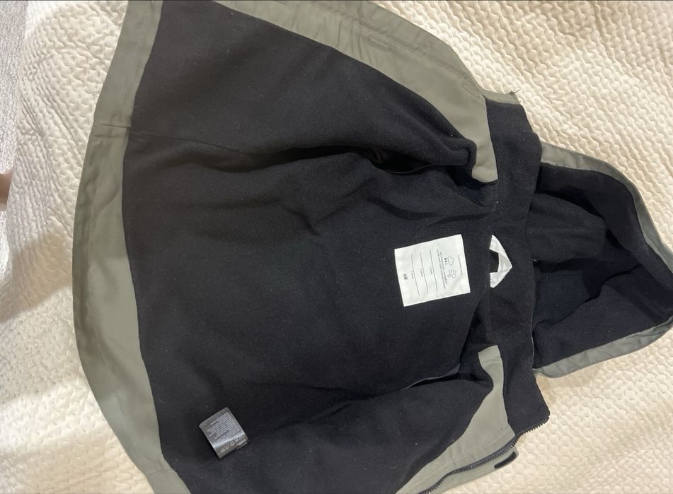 Куртка весняна h&m на флісі водо и ветронепродуваемая 104см