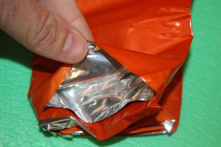 спасательное одеяло. Аварийный спальный мешок для экстренной помощи