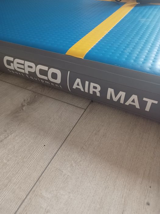 Air mata do akrobatyki