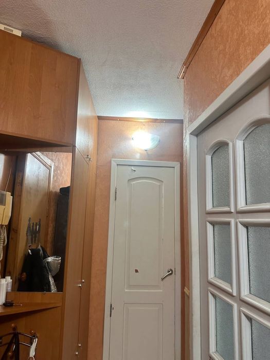 Продам 3 ком квартира  косметический ремон