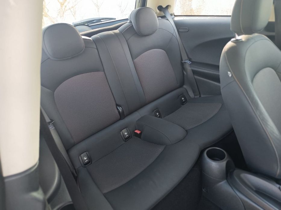 Mini cooper ONE Diesel 2015 MT ESTIMADO