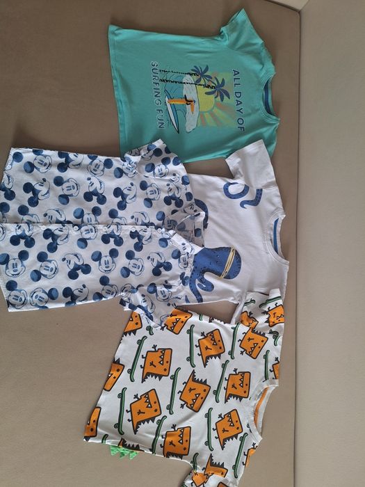 Zestaw ubran 128/134.