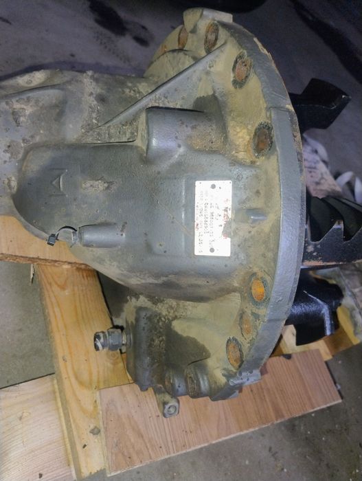 Główka mostu Renault Volvo