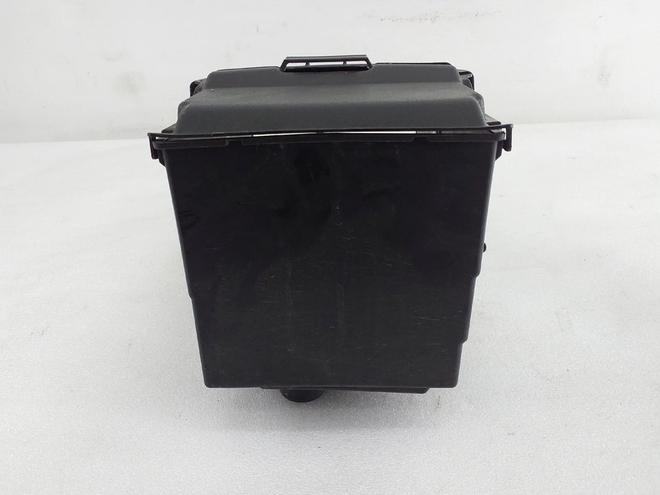 Base / caixa da bateria FORD Focus III