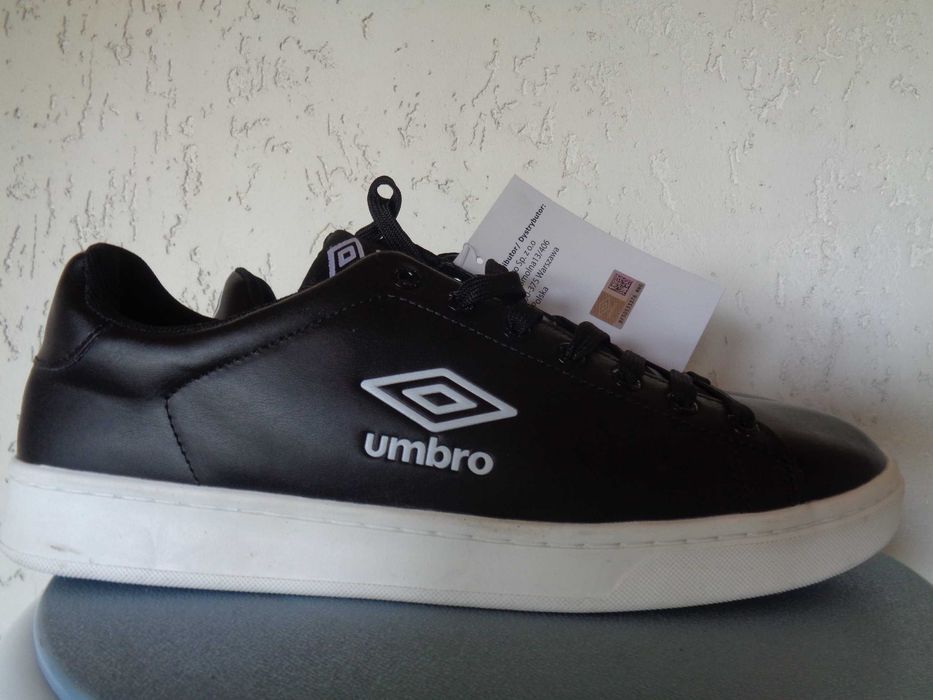 UMBRO  męskie  outdoorowe 43/28cm