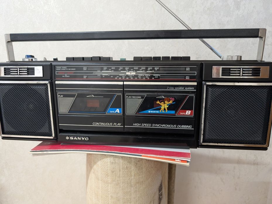 Продам кассетный магнитофон фирмы SANYO модель MW 1500K