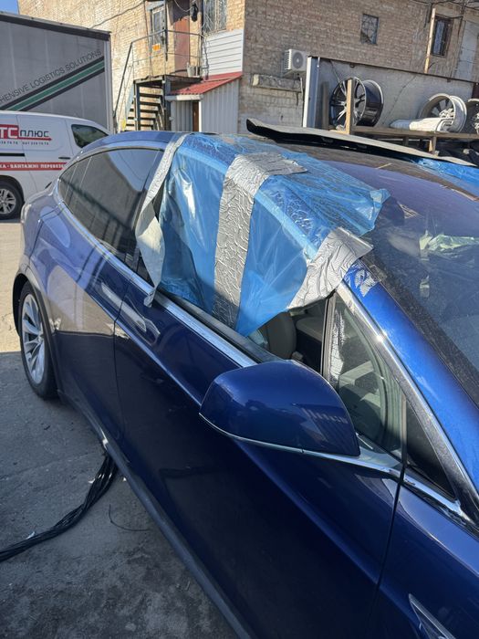Двері передні праві, задні праві Tesla Model X, розборка тесла X 3 Y