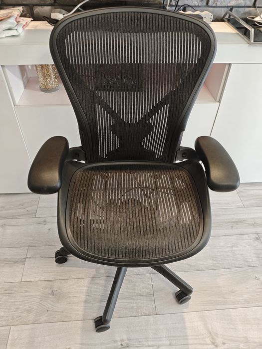 Herman Miller Aeron B  stan wzorowy fotel biurowy klasy premium