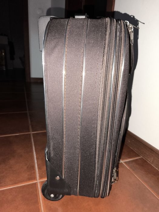 Mala viagem castanha