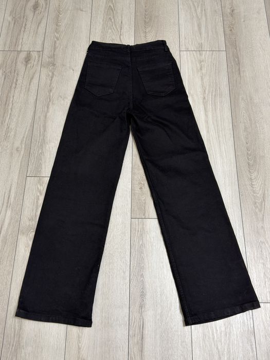 Стильні чорні жіночі джинси  зі стразами