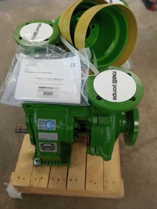 Pompa Rovatti na wałek przekaźnika mocy