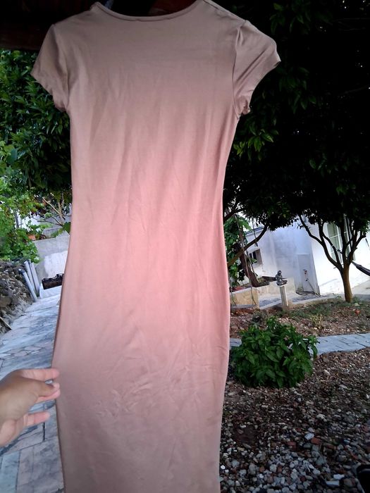 Vestidos Breskha,com colar.
