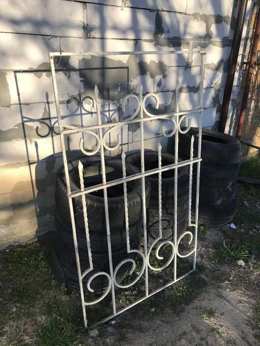 Продам решетки металические на окна