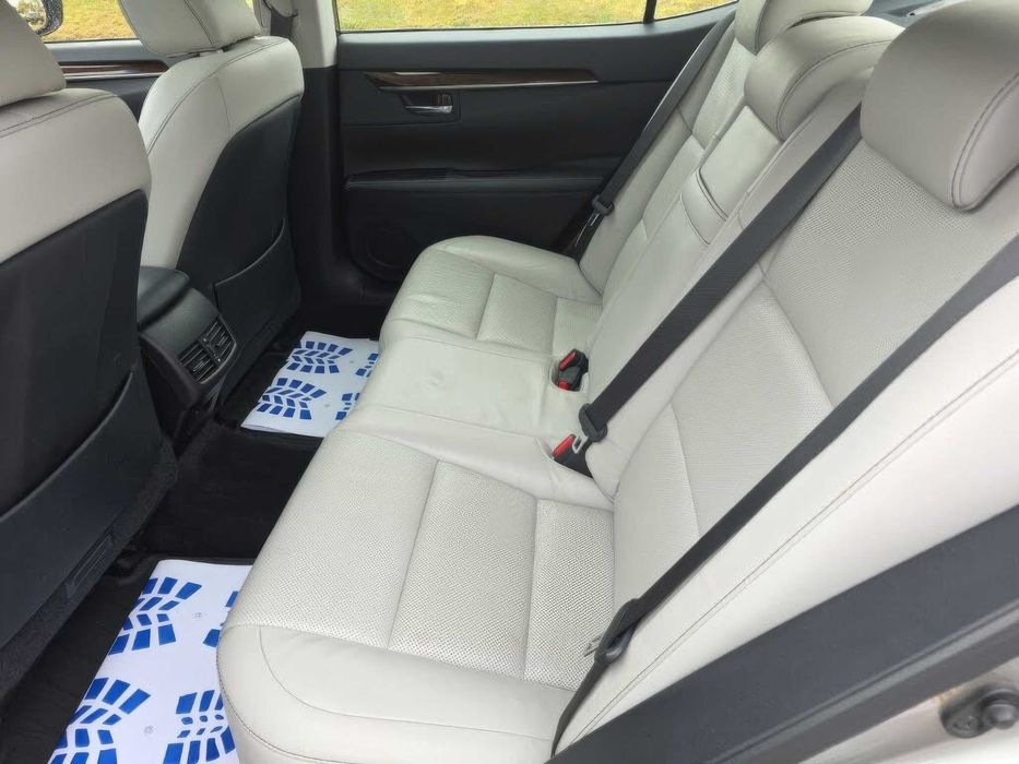 Lexus ES 350      2015