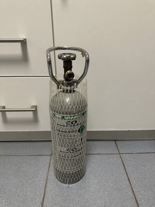 Балони заправні  Dennerle CO2 2000г та 500 г