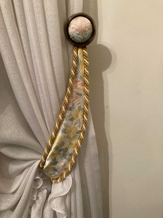 Dois cortinados + Sanefas + Colcha