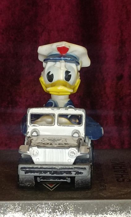 20# Jeep policyjny z Kaczorem Donaldem, Matchbox, Disney - 1979r.