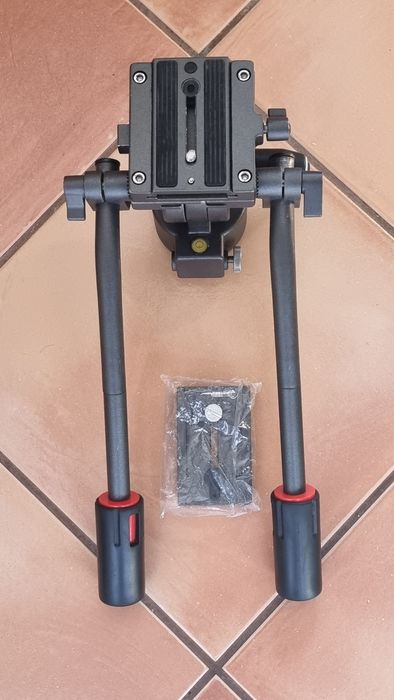 Cabeça de tripé fluída