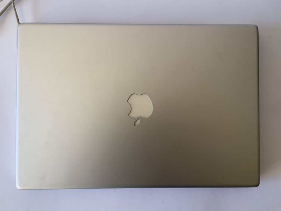 Apple MacBook Pro 15'' 2.2 GHz 200764740412461953123