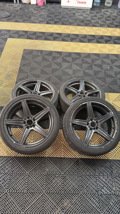 Vende-se Jantes R17 furação 5x100