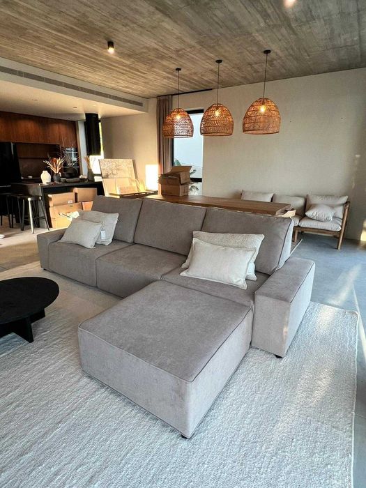 Sofá com chaise longe