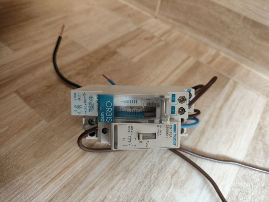 Temporizador + contactor painel solar