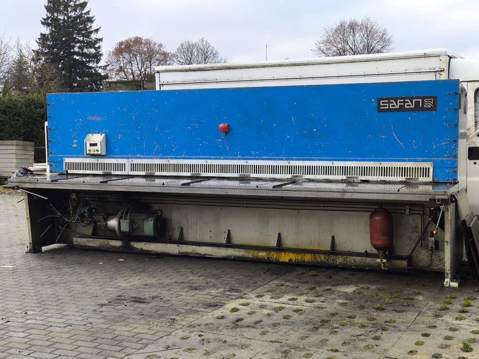 Gilotyna do cięcia blach