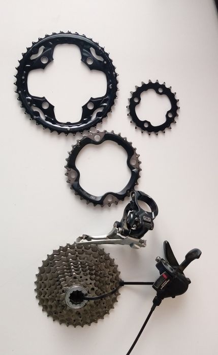 Diverso material e equipamento ciclismo estrada e btt