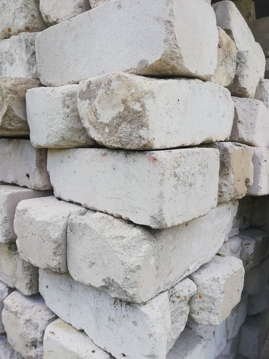 Продам білий кирпич