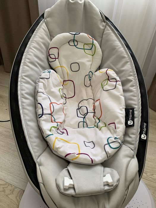 Заколисуючий центр 4moms mamaRoo 4.0