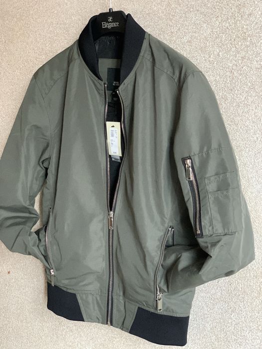 Продам нову легку куртку River Island