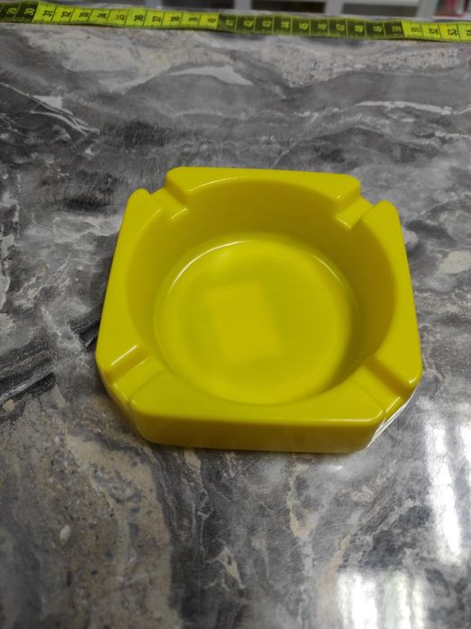 Popielniczka plastikowa Nowa