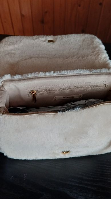 Zimowa beżowa torebka futerko-nowa