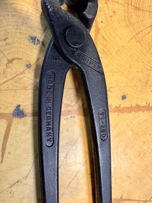 Cegi zbrojarskie knipex