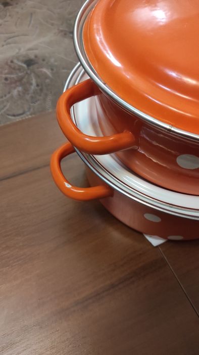 Кастрюли эмалированные 5 и 3л новые