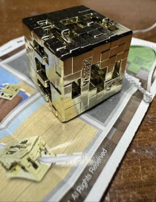 Золотий куб майнкрафт, кіндер джой, магмокуб